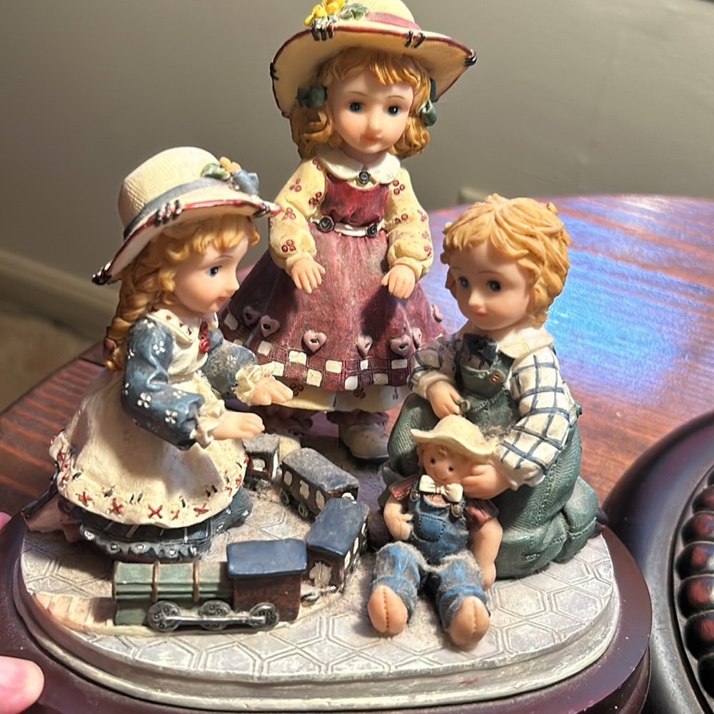 Montefiori Collection figurine